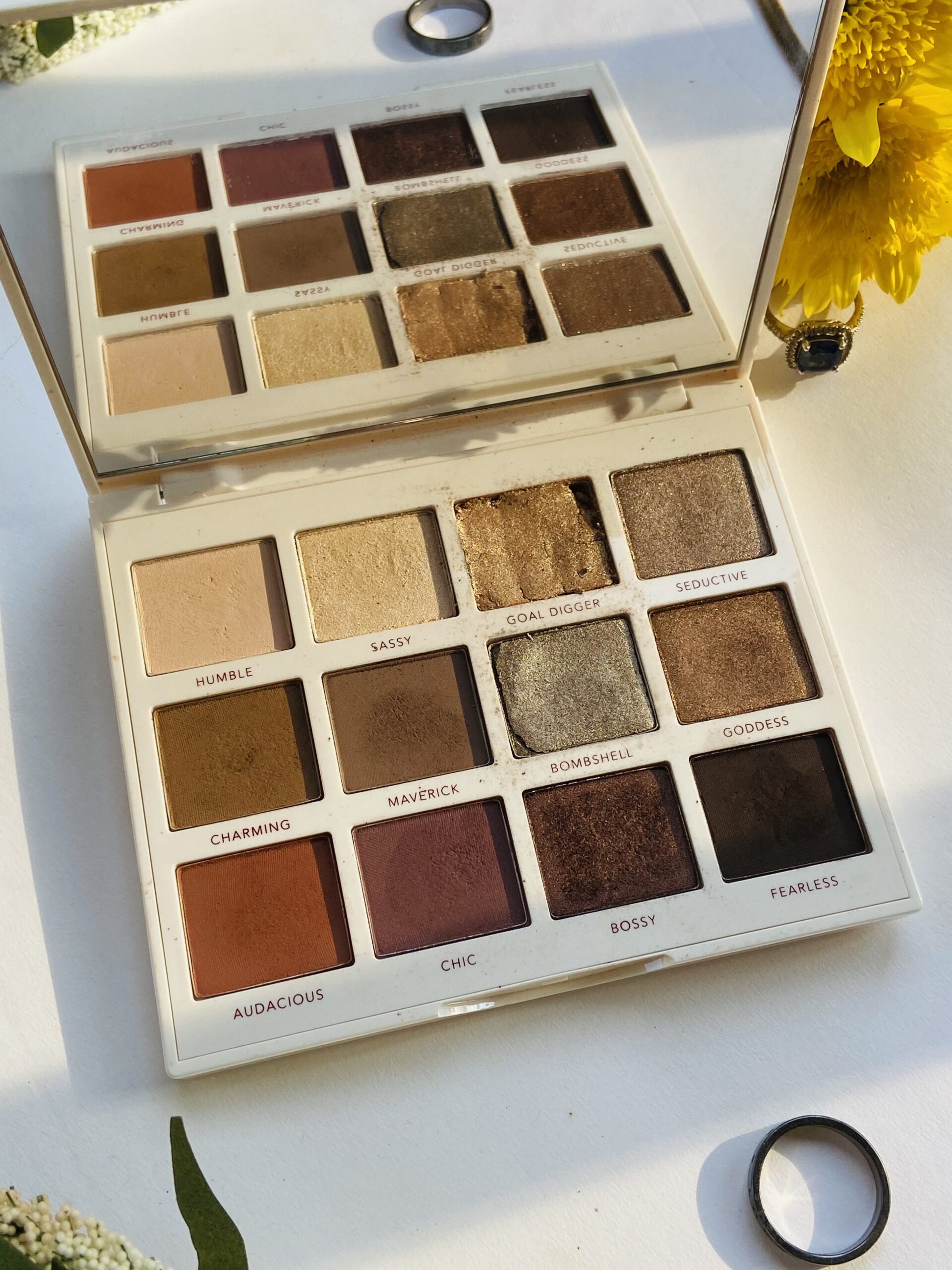 The Neutral Eyeshadow Palette You Need Right Now: Persona Identity Palette Review